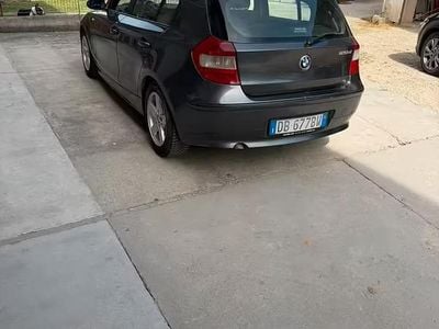 Usata BMW 120 163 CV (119 kW) 2006 Grigio Utilitaria
