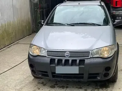 Usata Fiat Strada 84 CV (61 kW) 2007 Grigio Pick-up