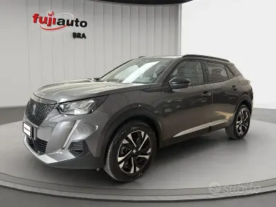 Usata Peugeot 2008 Allure 131 CV (96 kW) 2023 Grigio SUV