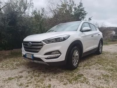 Usata Hyundai Tucson Xpossible 141 CV (103 kW) 2016 Bianco SUV