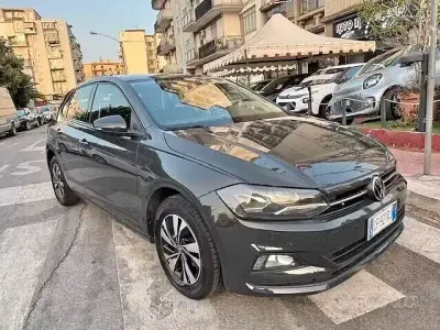 Begagnad VW Polo 95 HK (69 kW) 2021 Grå Halvkombi