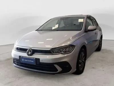 Usata VW Polo Life 95 CV (69 kW) 2023 Argento Utilitaria