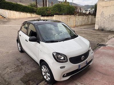 Begagnad Smart ForFour Prime 71 HK (52 kW) 2018 Vit Halvkombi