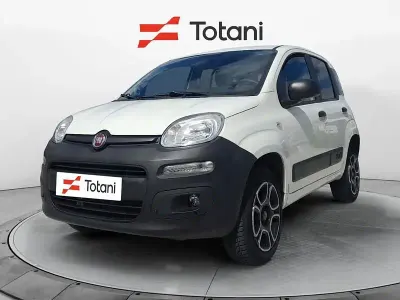 Usata Fiat Panda 4x4 Pop 86 CV (63 kW) 2021 Bianco Utilitaria
