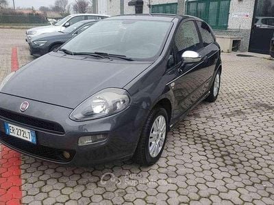 Usata Fiat Punto Lounge 77 CV (56 kW) 2013 Grigio Utilitaria