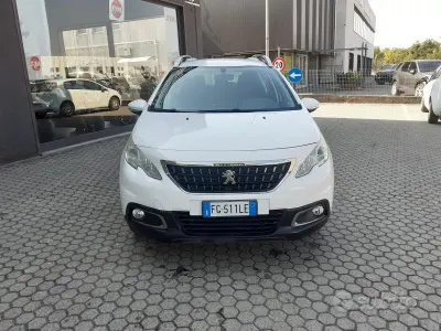 Usata Peugeot 2008 Active 82 CV (60 kW) 2016 Bianco SUV
