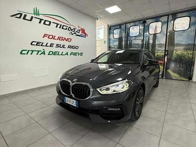 Usata BMW 118 Sport Line 150 CV (110 kW) 2020 Grigio Utilitaria