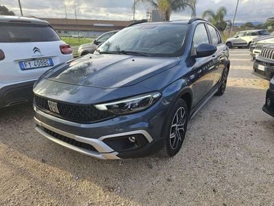 Occasion Fiat Tipo Cross 101 ch (74 kW) 2024 Bleue Berline