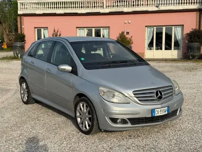 Gebraucht Mercedes B180 109 PS (80 kW) 2006 Grau Van / Kleinbus