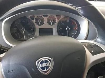 Usata Lancia Delta 120 CV (88 kW) 2013 Grigio Utilitaria