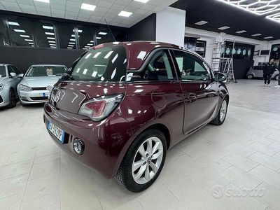 Usata Opel Adam 70 CV (51 kW) 2014 Rosso Utilitaria