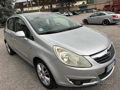 Usata Opel Corsa Cosmo 80 CV (58 kW) 2006 Grigio Berlina
