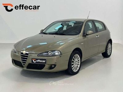 Beige Usata 2005 Alfa Romeo 147 Utilitaria | 2500 € (Buon prezzo)