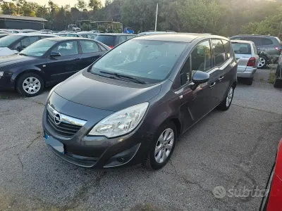 Usata Opel Meriva 95 CV (69 kW) 2012 Grigio Monovolume