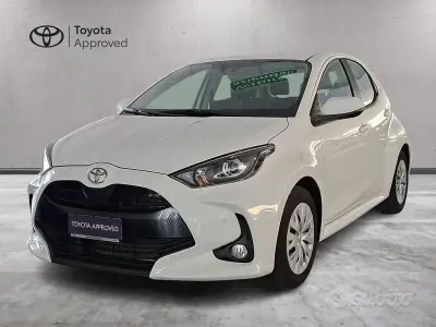 Usata Toyota Yaris Active 72 CV (52 kW) 2023 Bianco Utilitaria