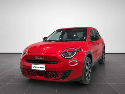 Usata Fiat 600 Pop 145 CV (106 kW) 2025 Rosso SUV