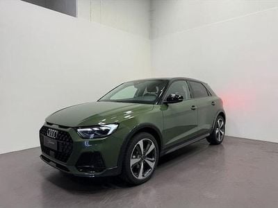 Nuova Audi A1 Ambiente 116 CV (85 kW) 2025 Verde distretto metallizzato n Utilitaria