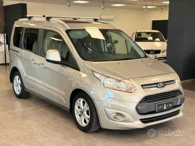 Usata Ford Tourneo Connect Titanium 116 CV (85 kW) 2015 Marrone Monovolume