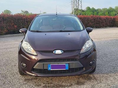 Usata Ford Fiesta 68 CV (50 kW) 2010 Lilla Utilitaria