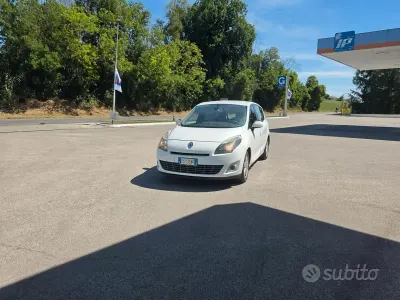 Usata Renault Scenic E-Tech Dynamique 110 CV (80 kW) 2011 Bianco Monovolume