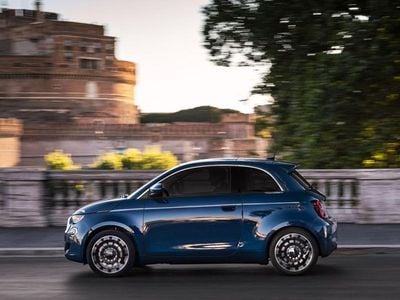 Nuova Fiat 500e La Prima 86 kW (118 CV) 2026 Giallo Berlina