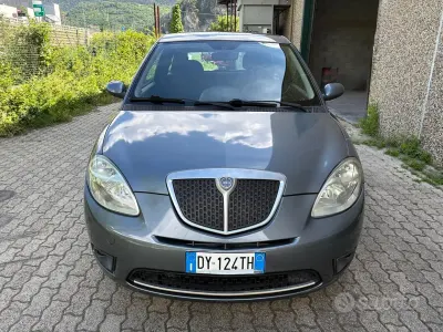 Usata Lancia Ypsilon 60 CV (44 kW) 2009 Grigio Utilitaria