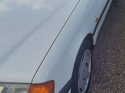 Usata Mercedes C180 122 CV (89 kW) 1994 Bianco Berlina