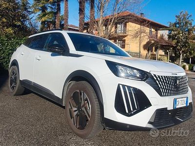 Usata Peugeot 2008 Allure 131 CV (96 kW) 2023 Bianco SUV