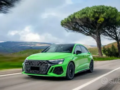 Käytetty Audi RS3 Sportback Design 400 HP (294 kW) 2022 Vihreä Viistoperä