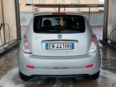 Usata Lancia Ypsilon 75 CV (55 kW) 2012 Grigio Utilitaria