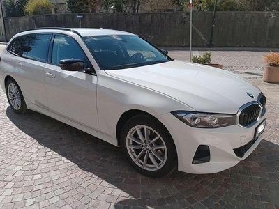 Usata BMW 318 156 CV (114 kW) 2023 Bianco Station wagon