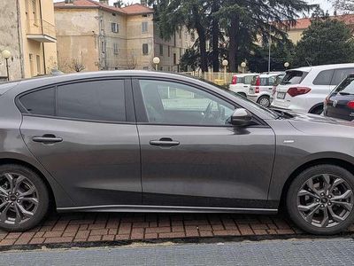 Usata Ford Focus ST-Line 125 CV (91 kW) 2022 Grigio Berlina
