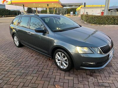 Usata Skoda Octavia Executive 116 CV (85 kW) 2019 Grigio Station wagon
