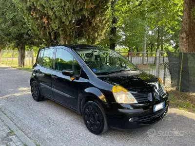 Usata Renault Modus 75 CV (55 kW) 2006 Nero Monovolume