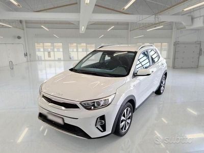 Usata Kia Stonic Style 84 CV (61 kW) 2021 Bianco SUV