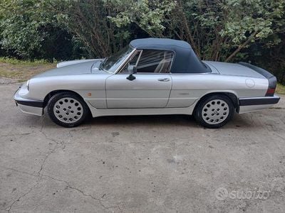 Usata Alfa Romeo Spider Quadrifoglio Verde 125 CV (91 kW) 1987 Grigio Cabrio