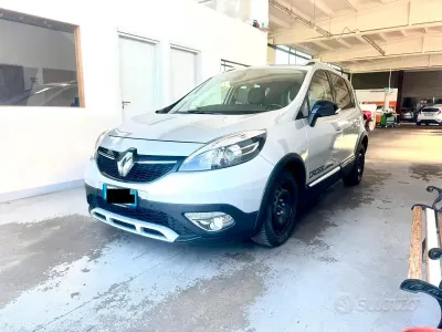 Usata Renault Scénic III XMOD 110 CV (80 kW) 2013 Grigio Monovolume