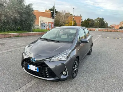 Usata Toyota Yaris Hybrid Active 73 CV (53 kW) 2018 Bronzo Berlina