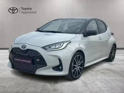 Usata Toyota Yaris Hybrid Sport 92 CV (67 kW) 2023 Bianco Berlina