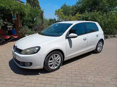 Usata VW Golf VI 110 CV (80 kW) 2009 Bianco Utilitaria