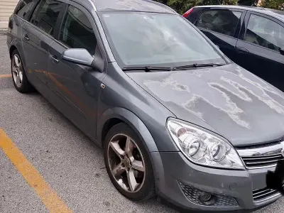 Usata Opel Astra 101 CV (74 kW) 2007 Grigio Station wagon