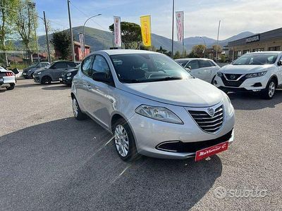 Usata Lancia Ypsilon 69 CV (50 kW) 2014 Grigio Utilitaria