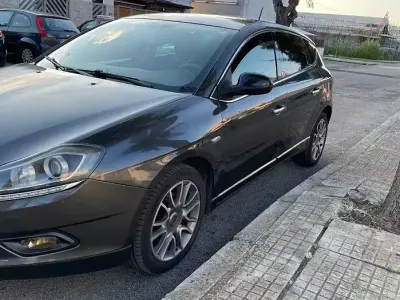 Usata Lancia Delta 120 CV (88 kW) 2009 Utilitaria