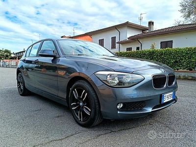 Begagnad BMW 114 Sport Line 95 HK (69 kW) 2014 Grå Halvkombi