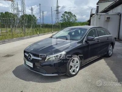 Gebraucht Mercedes CLA220 Business 170 PS (125 kW) 2018 Schwarz Limousine