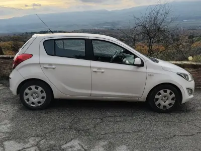 Usata Hyundai i20 Classic 85 CV (62 kW) 2013 Bianco Berlina