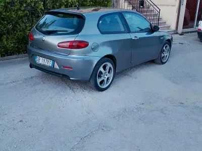 Usata Alfa Romeo 147 120 CV (88 kW) 2006 Utilitaria