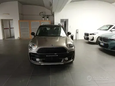 Käytetty Mini Cooper D Countryman 150 HP (110 kW) 2019 Hopea Katumaasturi