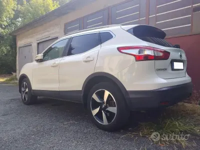 Usata Nissan Qashqai Tekna 131 CV (96 kW) 2017 Bianco SUV