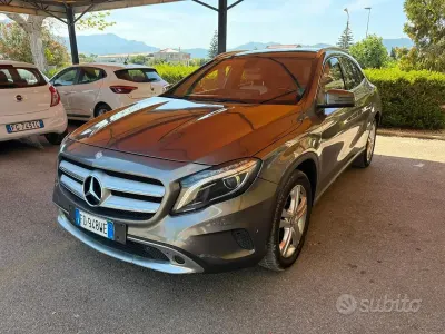 Usata Mercedes GLA200 136 CV (100 kW) 2016 Grigio SUV